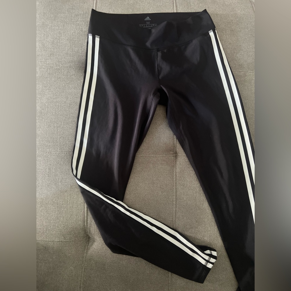 Women’s Adidas essential 3 stripes leggings